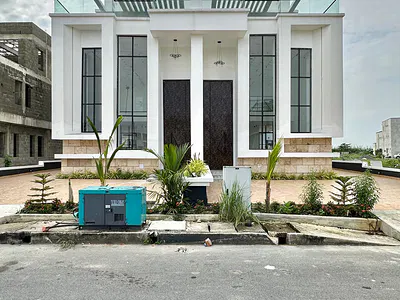 5 Bedroom Semi-Detached House