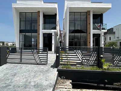 5 Bedroom Detached House