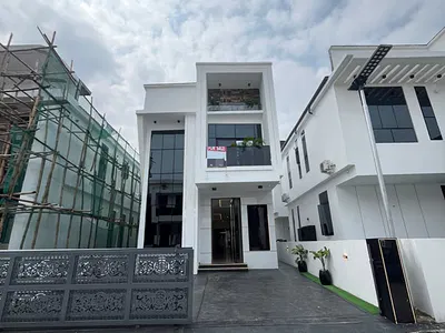 5 Bedroom Luxury Newly Built Detached Smart House with BQ and Pool