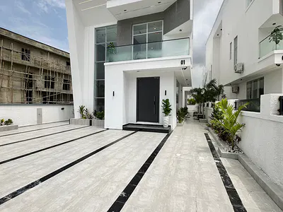 5 Bedroom Detached House
