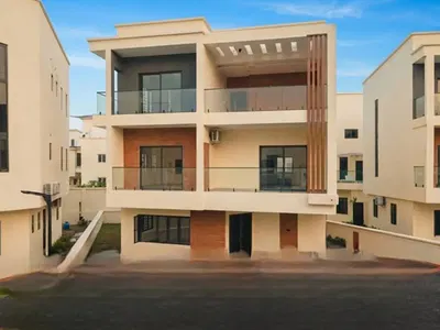 Exquisitely Built 5-Bedroom Fully Detached Duplex with a BQ &pool