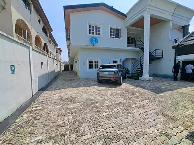 Tastefully Furnished & Spacious 3 Bedroom Flat