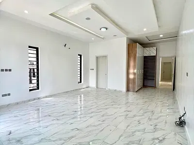 Nice Spacious 4 Bedrooms Duplex
