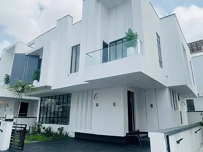5 Bedroom Detached Duplex + Boys Quarters + Garden Area