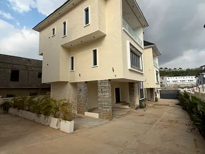 A New 4-Bedroom Semi-Detached Duplex (Video Is Attached)