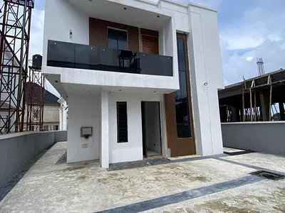 A Luxurious 4 Bedroom Fully Detached Duplex