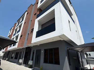 Luxury 3-Bedroom Maisonette