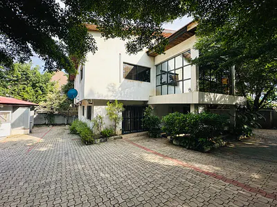 5 Bedroom Detached Duplex with BQ