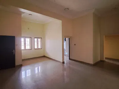 Spaciously Finished 2 Bedroom Flat