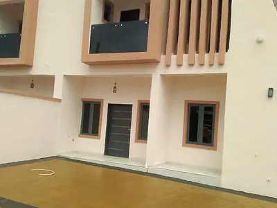 4 Newly Built Detached Terrace Duplex with Modern
