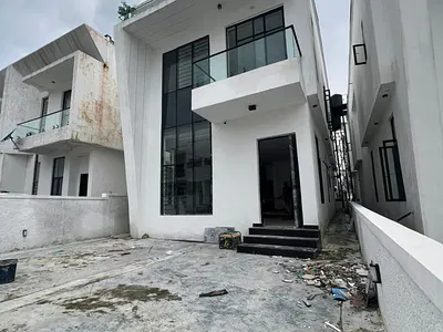 Luxury 5 Bedroom Fully Detached Duplex in a Secure Estate for Sale