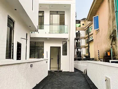 4 Bedroom Fully Detached Duplex with BQ