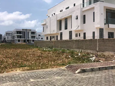 800SQM Well Shaped Land