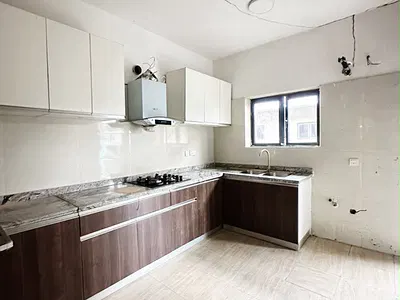 A Lovely 4 Bedroom Terraced Duplex with BQ