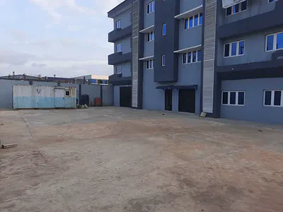 Serviced Corporate Office Building of 700 SQM per Floor