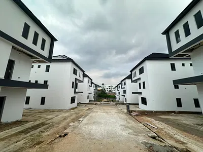 Newly Built 5 Bedroom Detached Duplex with BQ