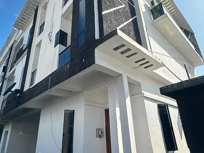 Luxury 1 Bedroom Mini Flat