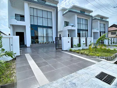 Modern 4 Bedroom Detached Duplex