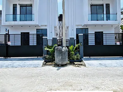 Modern 4 Bedroom Detached Duplex