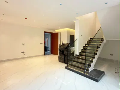 4 Bedroom Maisonette with BQ