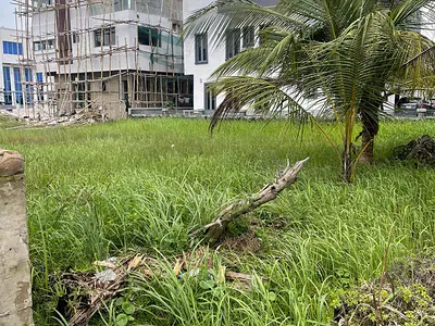 Premium 450 Square Meters of Bareland