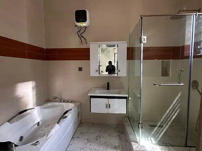 Luxury Furnished 1 Bedroom Flat