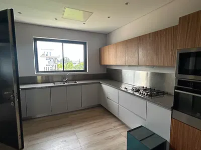 Luxury 2 Bedrooms Flat with 2 Rooms BQ