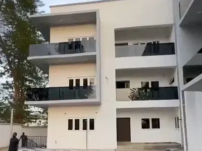 A Very Spacious 6 Bedroom Semi Detached with Central Generator