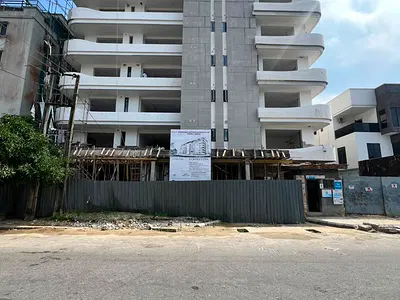 Iconic 2 Bedroom Apartment + Rooftop Pool & Bar, Gym, BQ