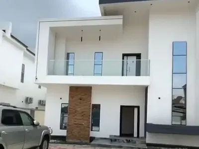A Newly Built and Well Fitted and Serviced 5 Bedrooms Detached Duplex