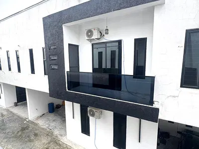 Exquisite 4 Bedroom Terrace Duplex