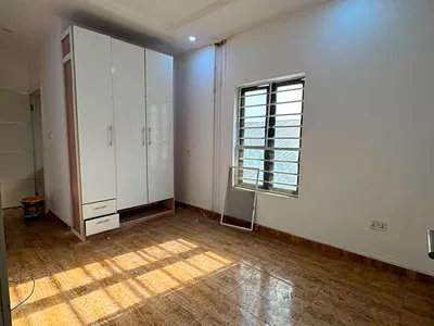 Exquisite Spacious Semi-Master Bedroom Flat