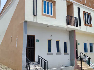 3 Bedroom Terrace