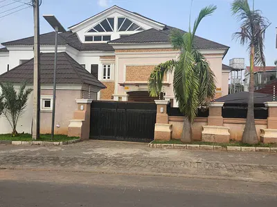 6 Bed Room Duplex