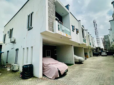 4 Bedrooms Terraced Duplex