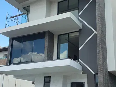 Luxury 6 Bedroom Smart House