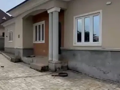 A Very Good 3 Bedroom Fully Detached Bungalow (Video Is Attached)