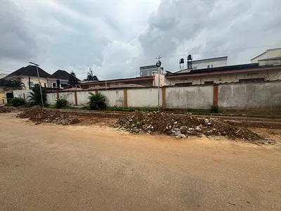 A Corner Peice Land Measuring 680SQM, with a Demolishable Bungalow