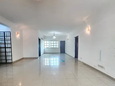 Spacious 3 Bedroom Flat