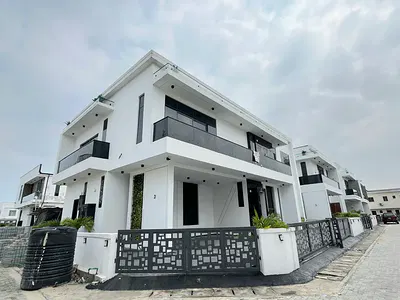 5bedroom Luxurious Spacious Detached Smart House with BQ, Pool & Cinema