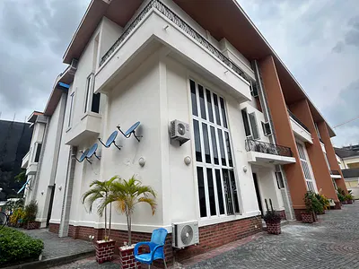 Well Maintained 5 Bedroom Terrace Duplex with BQ