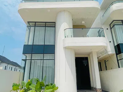 5 Bedroom Fully Detached Duplex + Boys Quarters + Swimming Pool