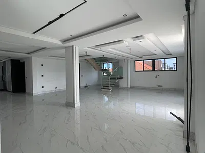 Luxury 4-Bedroom Maisonette with a Room BQ