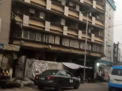 5 Storeys Building on 400M²