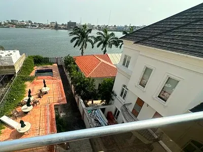 Waterfront 3 Bedroom Flat
