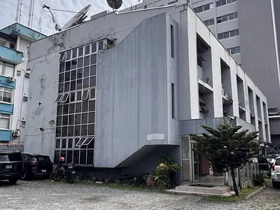 400 SQM of Open-Plan Office Space