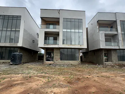 Luxury 5 Bedroom Fully Detached Duplex with BQ in a Serene Environment