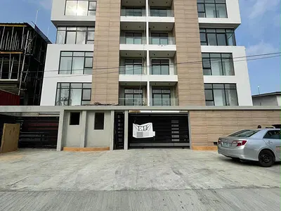 3 Bedroom Apartment with Pool