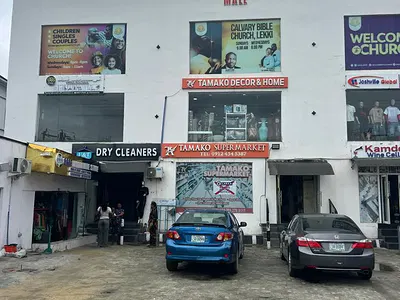 35 SQM Shop Space