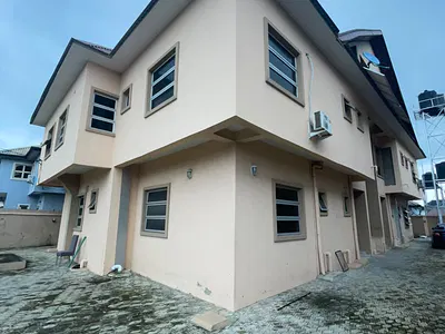 Sharp Lovely 2 Bedroom Apartment